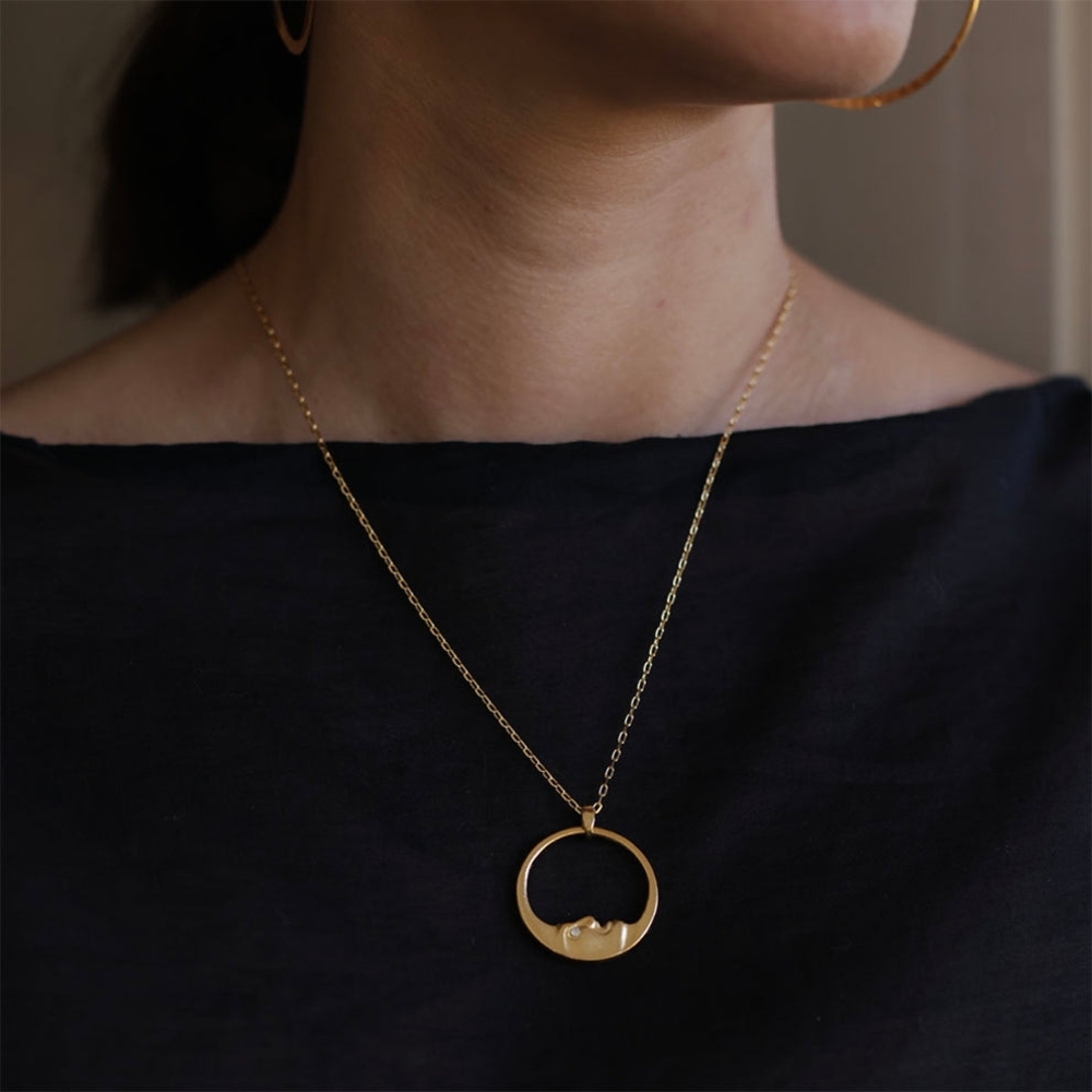 New 14k Gold Crescent Moon Pendant Necklace